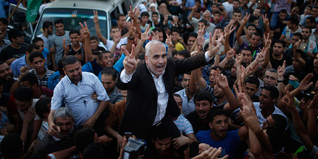 hamas leaders celebrating gaza victoty over israel