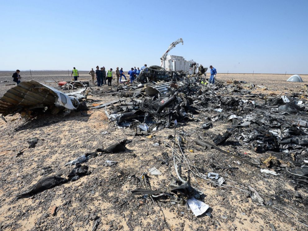 US Intelligence: Russian Jet Likely Downed by "ISIS", UK Suspends Sharm Flights