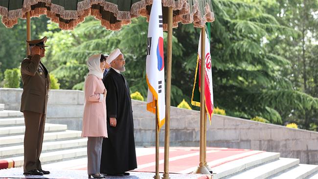 Rouhani Receives S Korean President