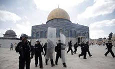 ’Israelis’ Storm Al-Aqsa Courtyards for 2nd Day