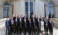 Paris Conference Vows to Defeat ’Daesh’ By ’Any Means Necessary’