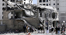 The Guardian: Criminal Britain Helping Cruel Saudi Regime against Yemen


