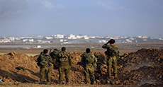 «Israeli» Forces Open Fire at Palestinian Farmers, Shepherds in Gaza
