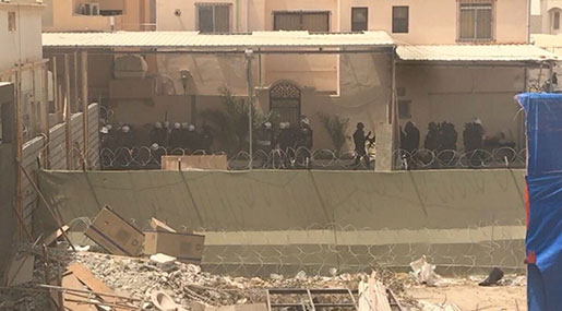 #Diraz: Mercenaries Storm Sheikh Qassim's House, Arrest Protesters