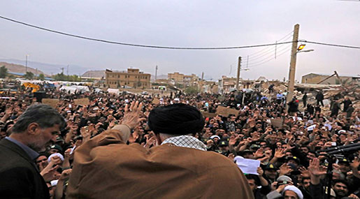 Imam Khamenei Visits Quake-hit Border Province: We Share the Grief of Kermanshah People