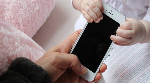 Apple Investors Urge Action to Curb Child Gadget Addiction