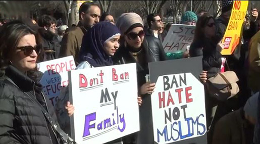 Muslims Hold Mass Prayer Outside WH to Decry Trump’s Travel Ban