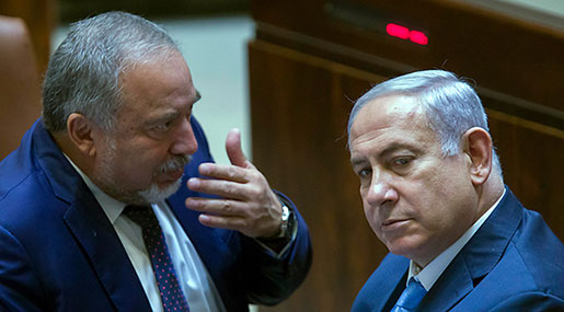 ’Israeli’ Coalition Members Accuse Netanyahu, Lieberman of Coordinating Crisis