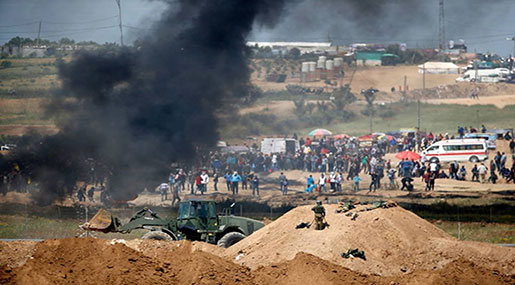 Friday of Burning Tires: Dozens of Palestinians Injured, Protesters Storm Rafah Border