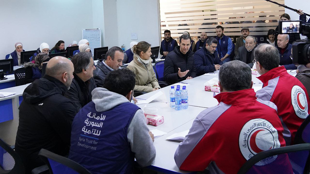 Syria’s Assad Meet Members of Ops Room in Aleppo, Visit Injured in Latakia