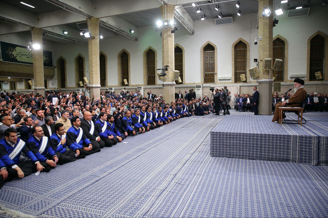 Imam Khamenei: Iran’s Islamic establishment and great nation are impossible to submit to bullying