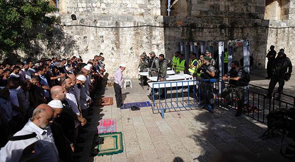 Prayers in al-Aqsa