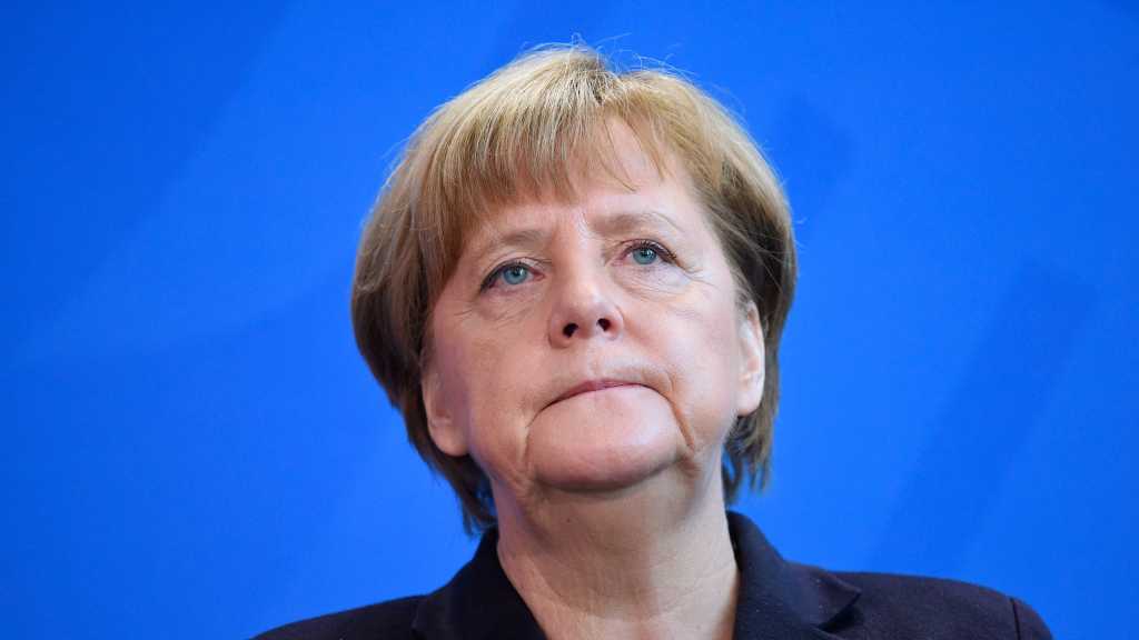 Support for Merkel’s Alliance Hits Record Low 
