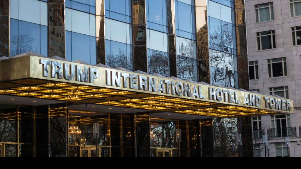 WP: Saudi Crown Prince’s Entourage Boosts Revenue at Trump’s NY Hotel
