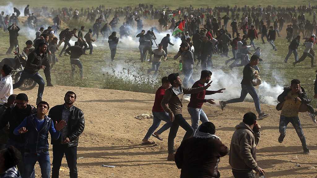 “Israeli” Forces Martyr Three Palestinians, Injure Hundreds at Gaza Border