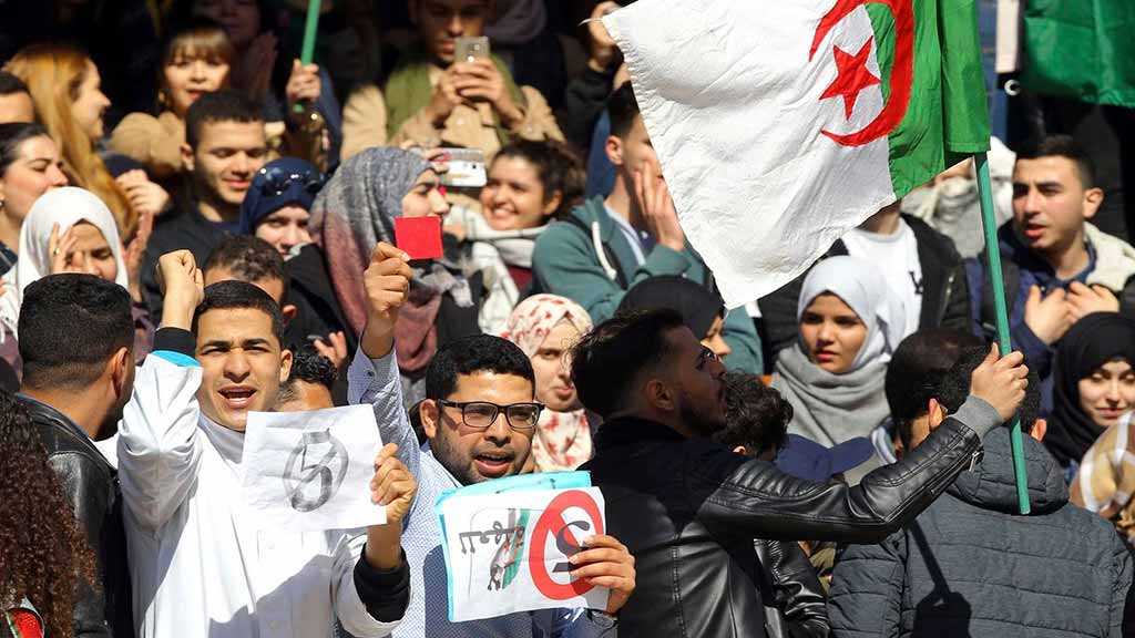 Hundreds Protest Again in Algeria, Demanding Bouteflika Resign
