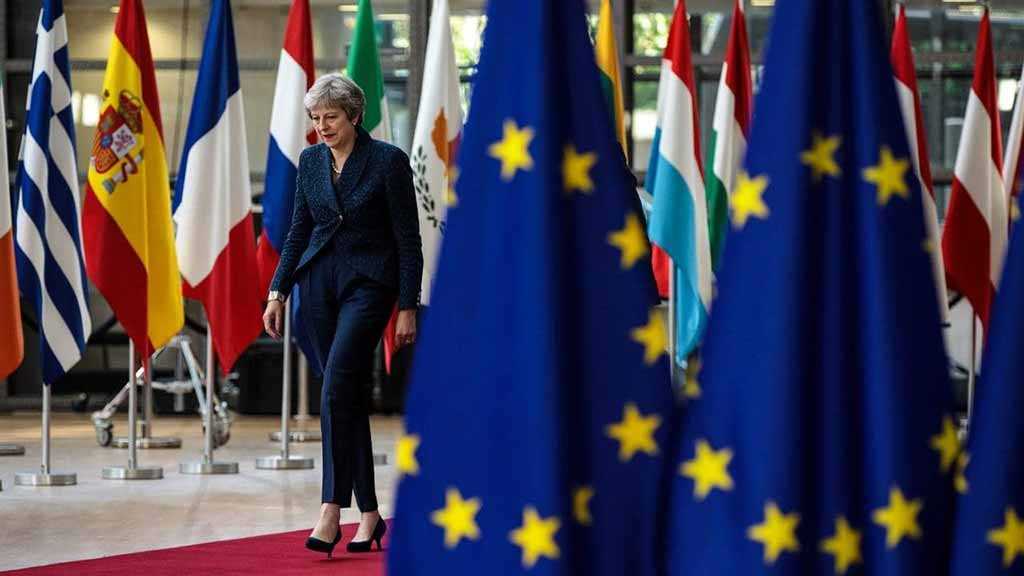 UK’s May Tells Brexiters She’ll Quit If They Vote for Her Brexit Deal
