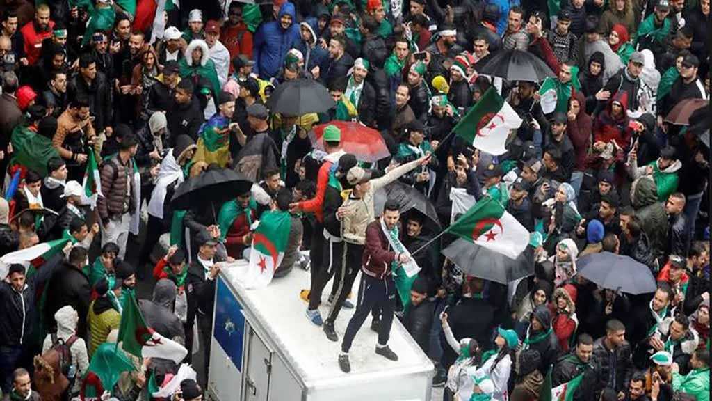Hundreds of thousands of Algerians Call for Bouteflika’s Resignation