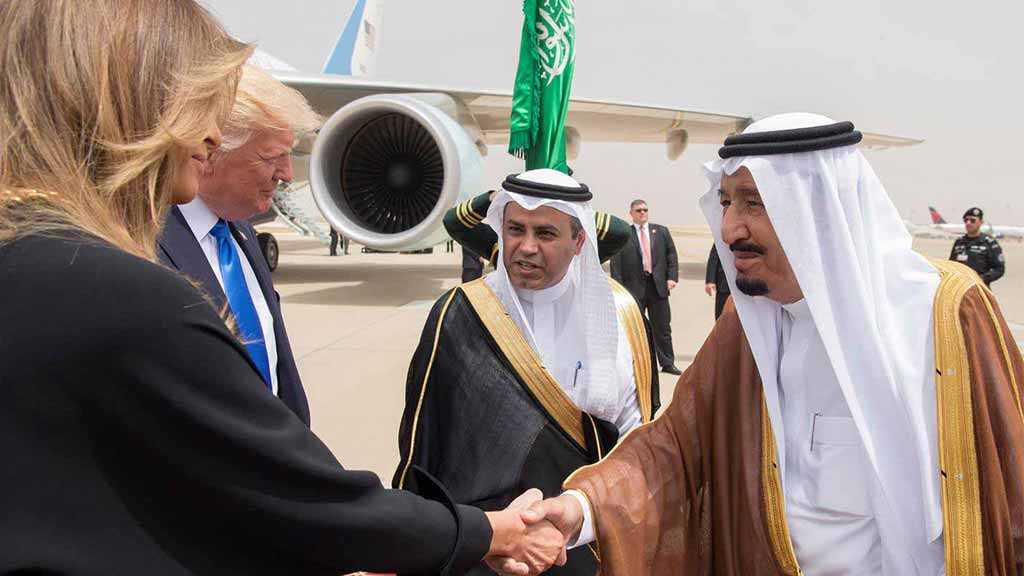 Trump Mocks Saudi King’s Chastity: He Kissed Melania’s Hand Thrice until I Asked Him to Stop