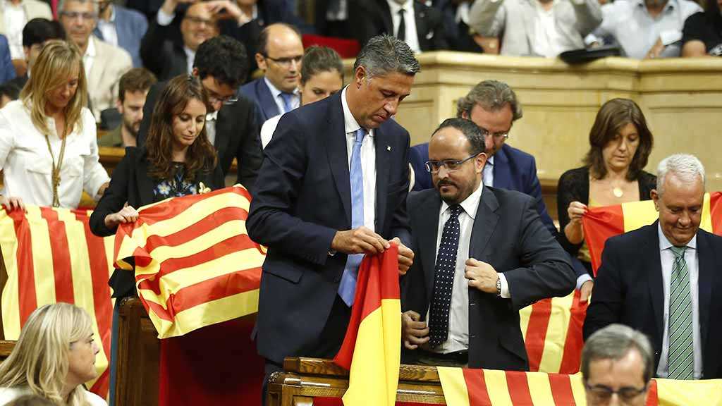 Spanish Parliament Suspends Jailed Catalan Leaders’ Rights