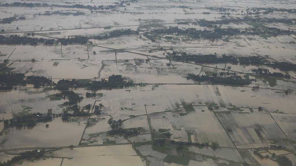 Millions Stranded in India As Early Monsoon Downpours Bring Flood Havoc