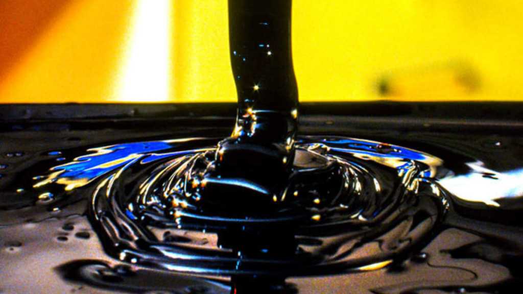 Global Oil Price Drops to Lowest Level since 2003 as Demand for Energy Weakens