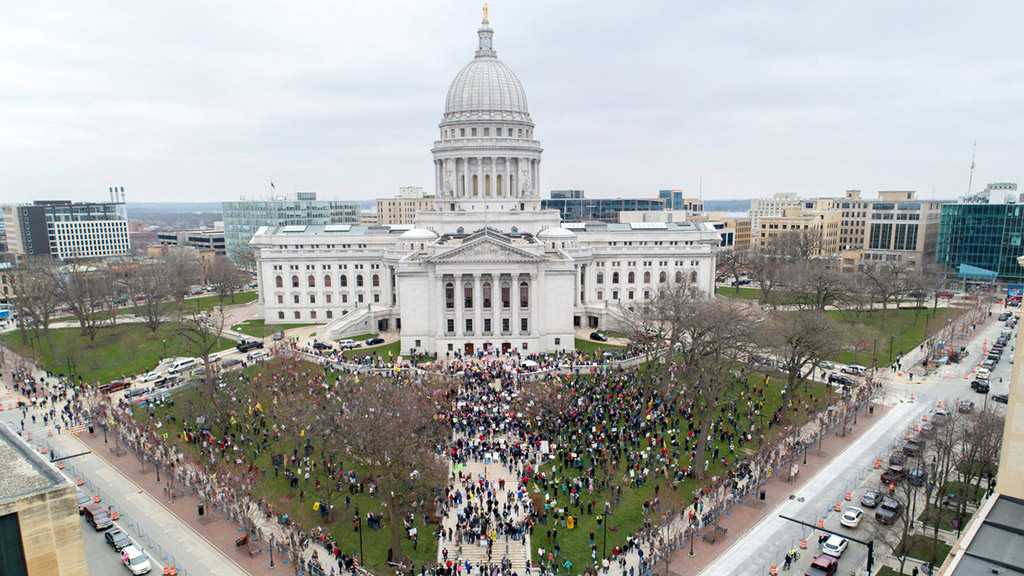 Over 1,000 Protesters Storm Wisconsin Capitol Demanding End to Lockdown