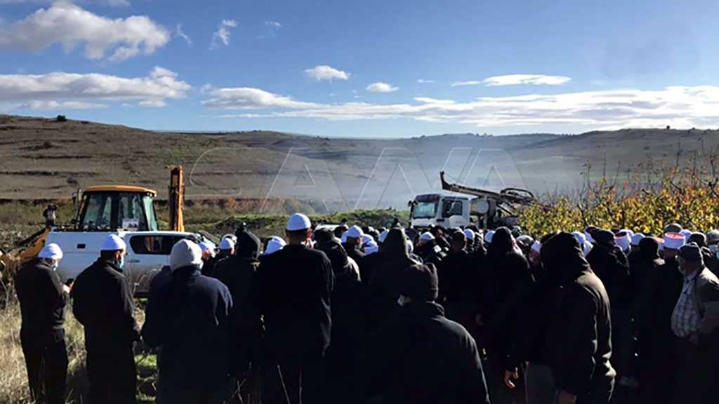 People of Golan Force ‘Israeli’ Vehicles to Evacuate their Agricultural Lands