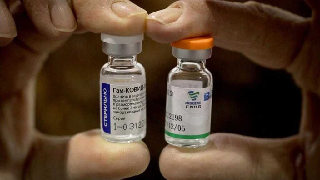 Hungarian FM: Hungary Targeted in Political Attacks over Talks on Russian, Chinese Vaccines