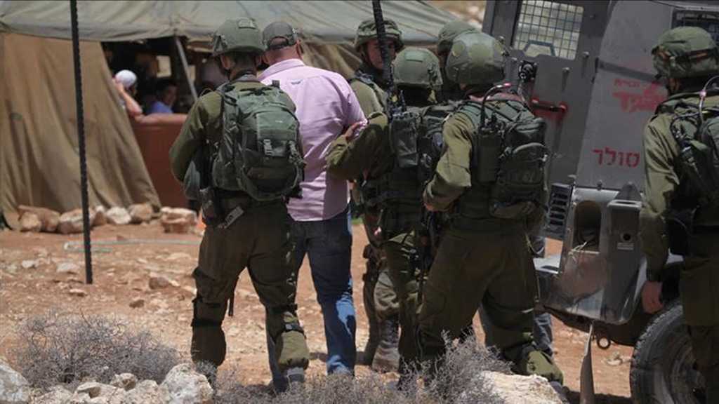 IOF Arrests 10 Palestinians in West Bank Raids