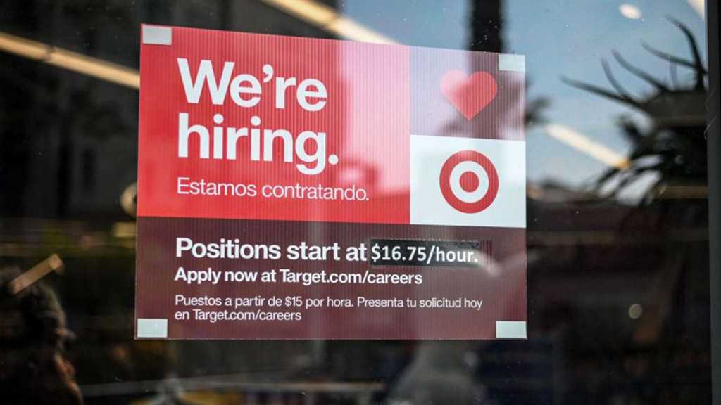 US Workers Quitting Reaches Record High, Job Openings Edge Down