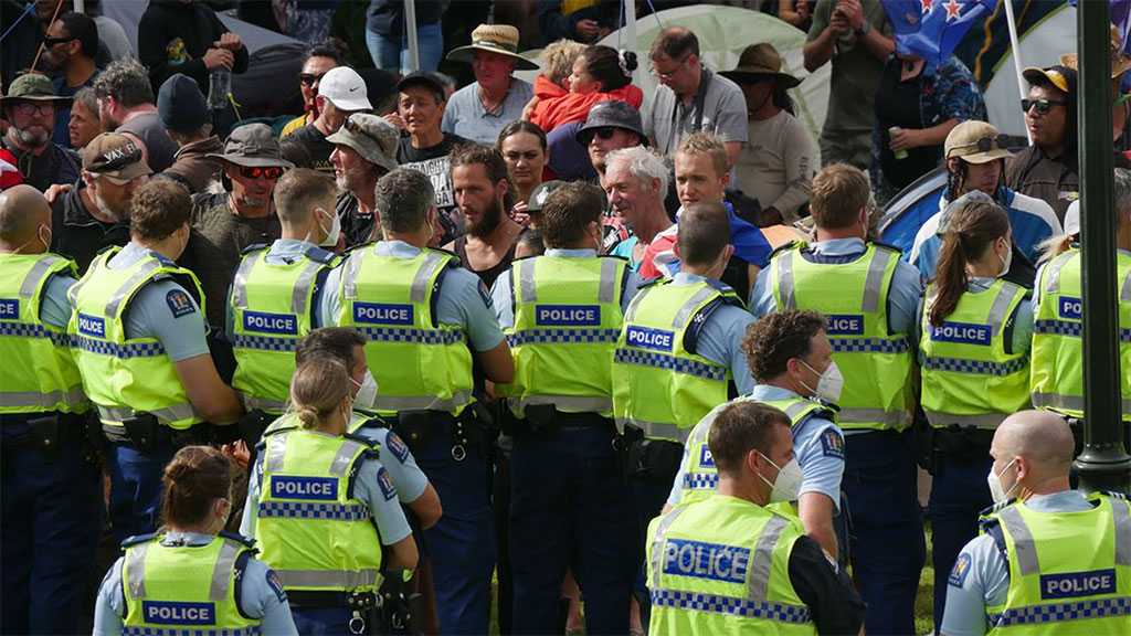 Police Attack ’Unprecedented’ Protesters on New Zealand Parliament Grounds