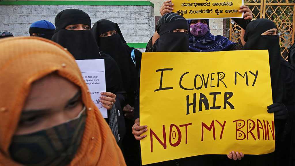Muslim Girls in India Rally against Hijab Ban