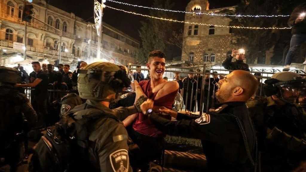 ‘Israeli’ Forces Attack Palestinian Worshipers in Al-Aqsa Mosque