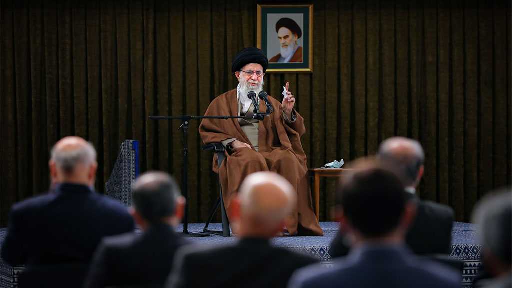 Imam Khamenei Receives Teachers, Urges Students to Understand the Value of Resistance