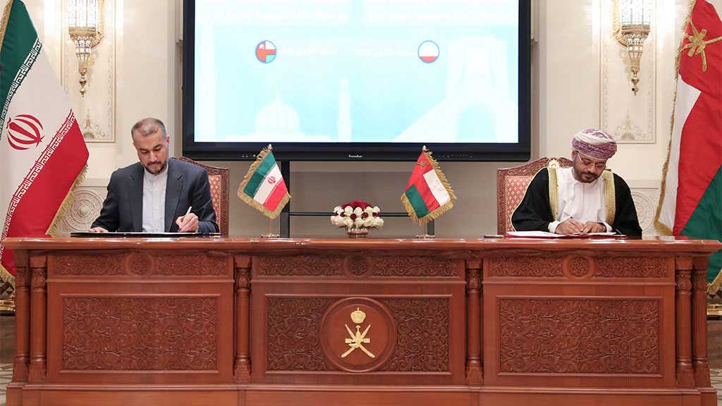 Iran, Oman Ink 12 Agreements during President Raisi’s Visit