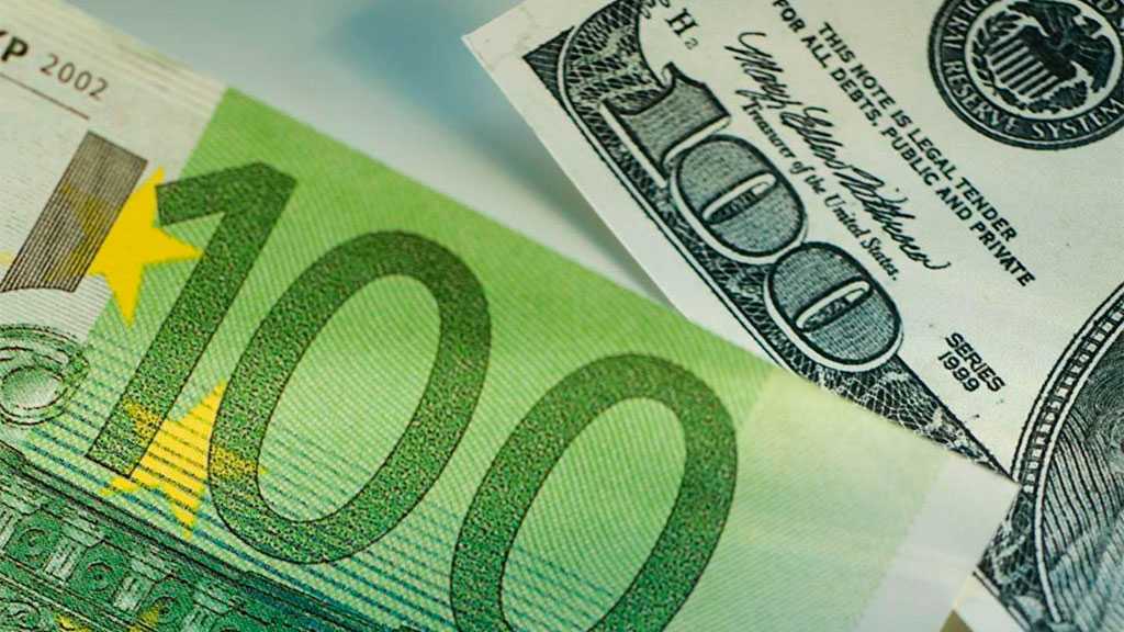 FOREX-Euro Back Below Parity vs Dollar Again, Gas Crisis Weighs