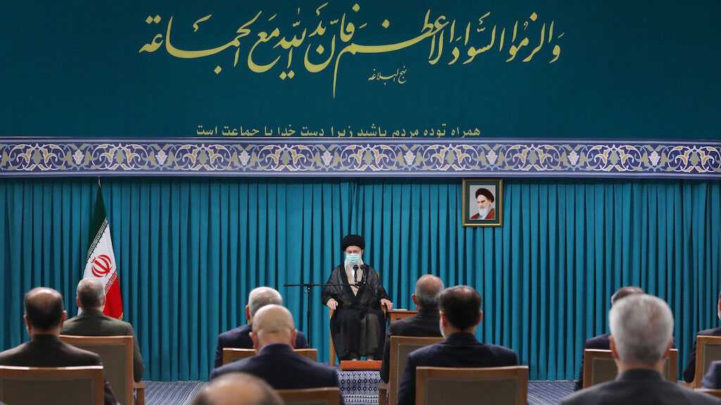 Imam Khamenei Lauds Efforts of Iranian President, Cabinet