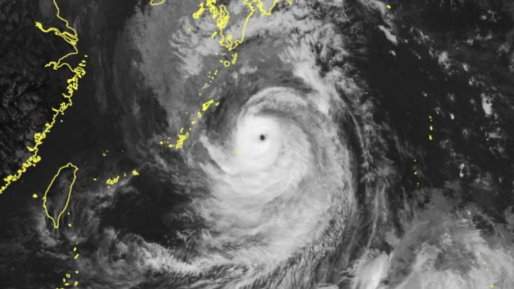 Japan Warns Powerful Typhoon to Hit Southern Region