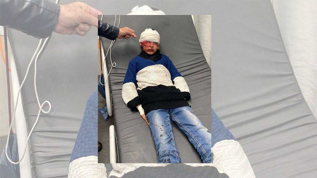 ‘Israeli’ Settlers Beat Up, Injure Palestinian Child in Al-Khalil Amid New Round of Raid
