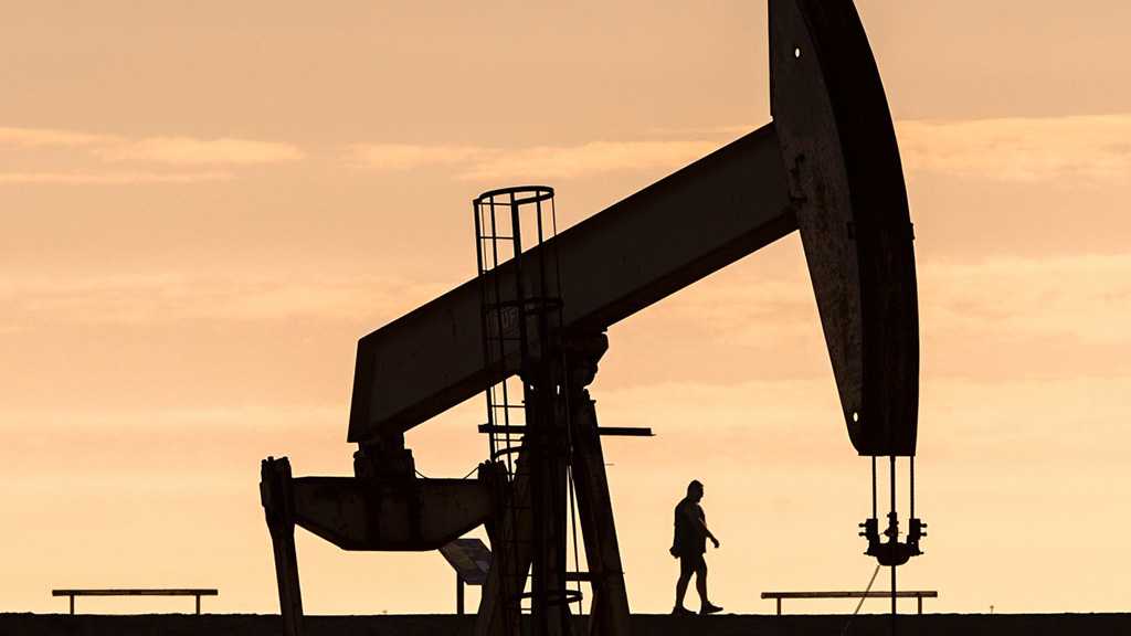 Oil Prices Fall for 3rd Week in Row as Plan to Cap Russian Selling Price Stays in Limbo