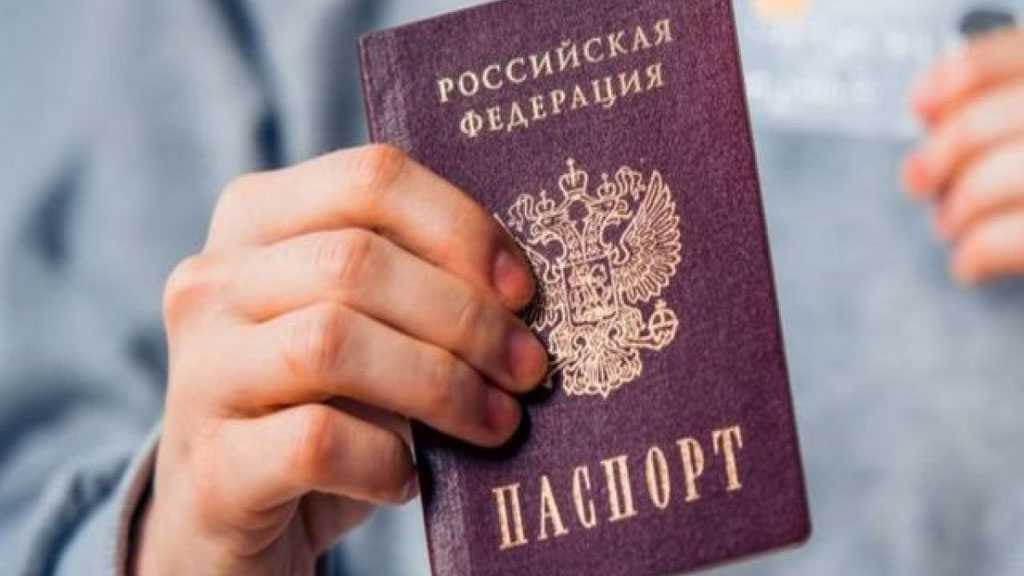 Snowden Receives Russian Passport