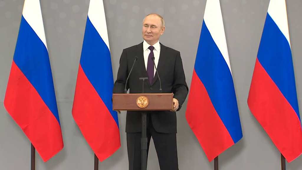 Putin Announces Christmas Truce