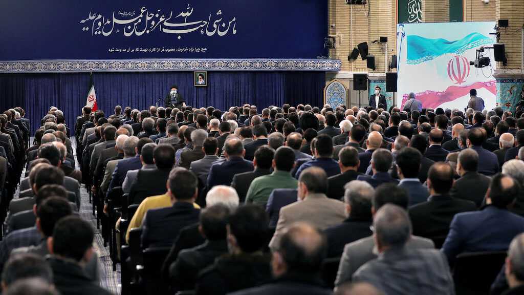 Imam Khamenei: Poverty Not to Be Eliminated Unless Economic Growth Met