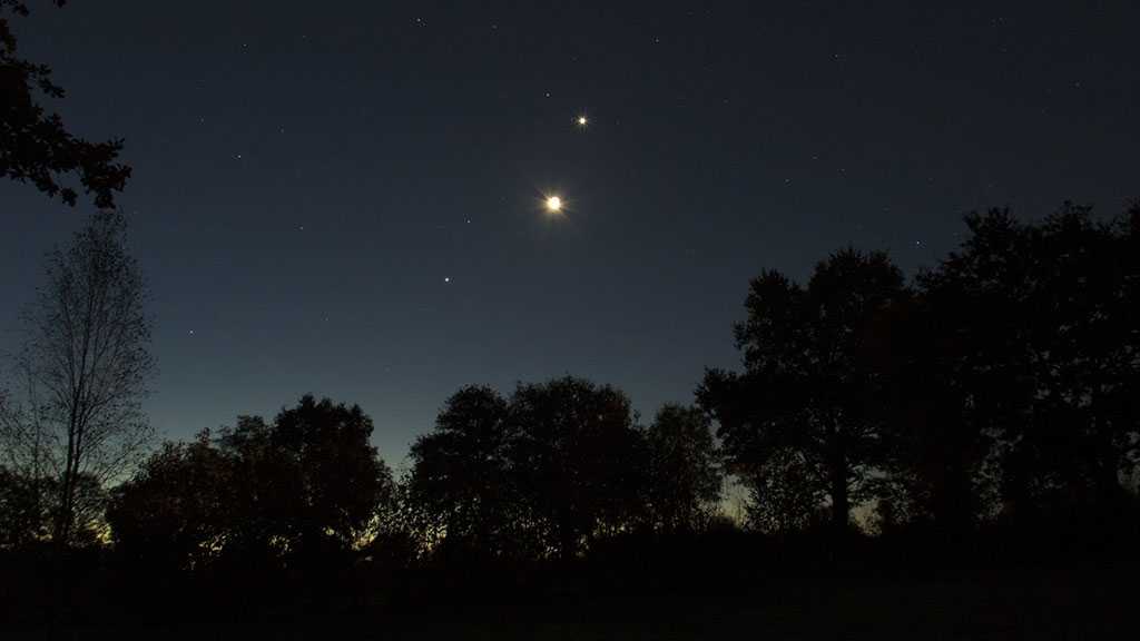 Jupiter And Venus Seen in A Rare Planetary Conjunction
