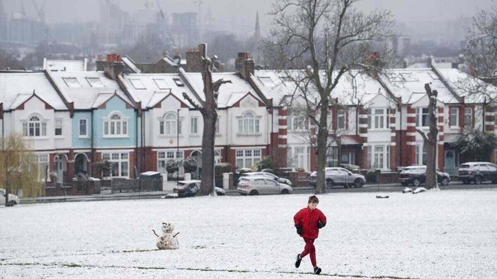 UK Snowfall Sees Rare “Danger to Life” Warning from Met Office