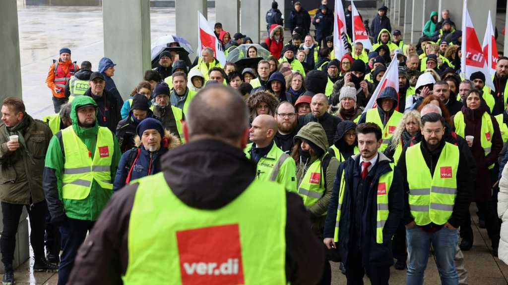 Nationwide Transport Strike Begins in Germany Causing Travel Chaos