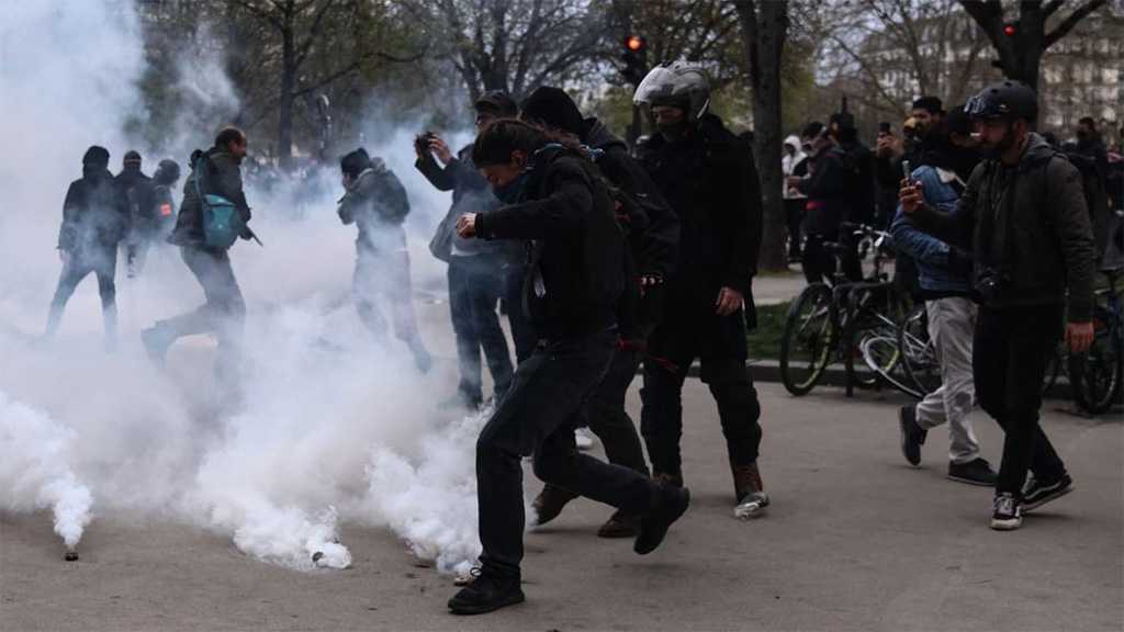  New Clashes Erupt in France as Hundreds of Thousands Continue to Protest Pension 