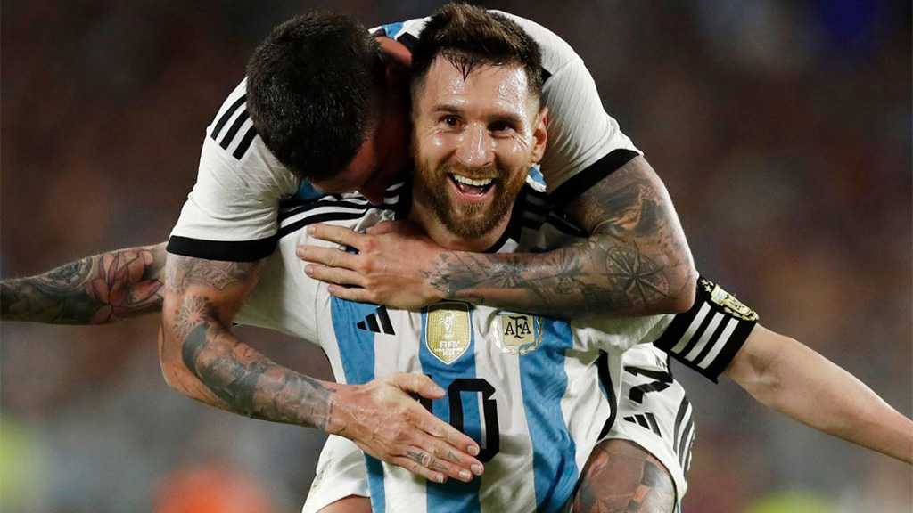  Messi Scores His 100th Goal for Argentina