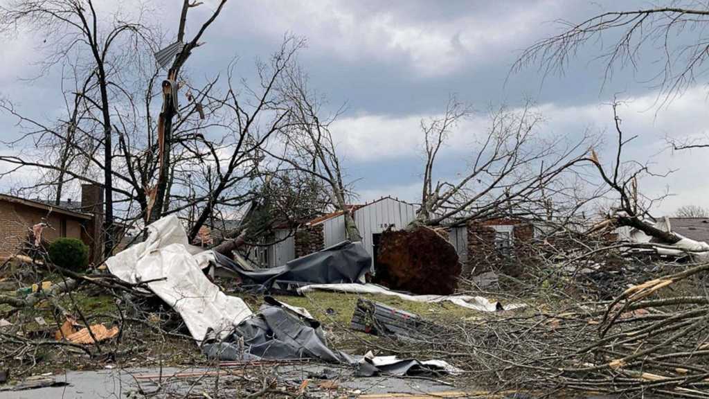  Catastrophic Arkansas Tornado Kills 3, Illinois Storm Leaves 1 Dead